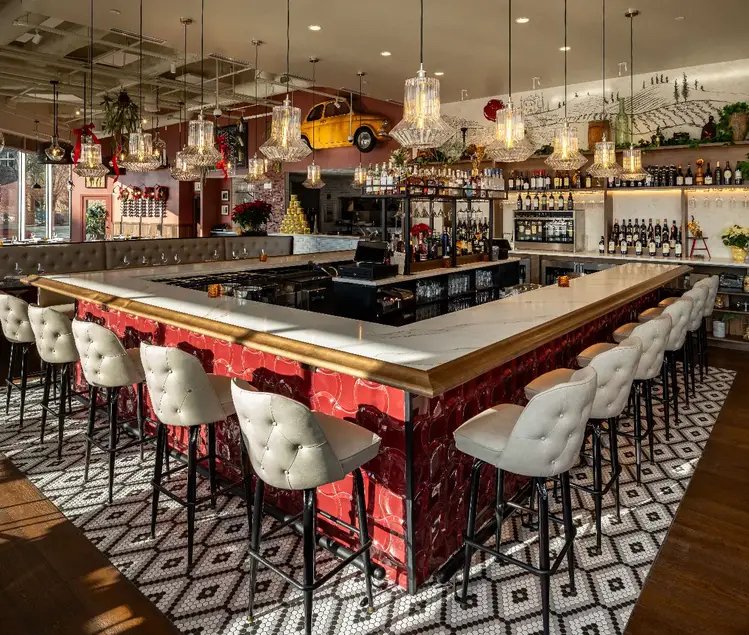 Mia Francesca Opens in Lincolnwood